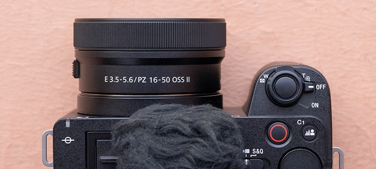 SELP16502 Specifications | α Lenses | Sony Singapore
